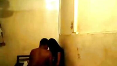 Kültéri pornó videó, ahol részeg dugás vonzó lány van baszva a szűk seggem